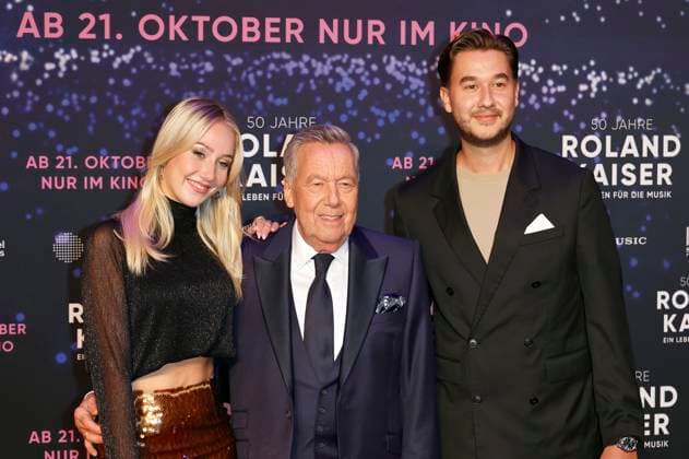 Roland Kaiser with daughter Annalena Keiler and son Jan Kaiser at the premiere of the documentary 50 Years of Roland Kaiser A Life for Music at Cineplex Münster Münster, 16 10 2025 Foto:xT.xSchröerx xFuturexImagex kaiser_5016