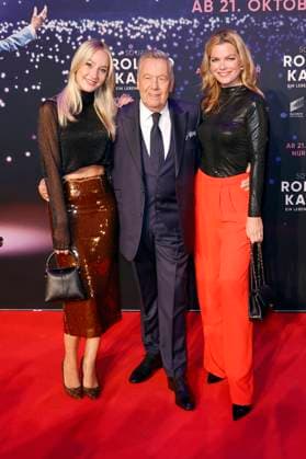 Annalena Keiler, Roland Kaiser and Saskia Leppin at the premiere of the documentary 50 Years of Roland Kaiser A Life for Music at Cineplex Münster Münster, 16 10 2025 Foto:xT.xSchröerx xFuturexImagex kaiser_5018