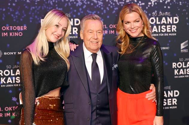 Annalena Keiler, Roland Kaiser and Saskia Leppin at the premiere of the documentary 50 Years of Roland Kaiser A Life for Music at Cineplex Münster Münster, 16 10 2025 Foto:xT.xSchröerx xFuturexImagex kaiser_5021