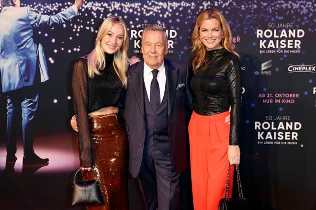 Annalena Keiler, Roland Kaiser and Saskia Leppin at the premiere of the documentary 50 Years of Roland Kaiser A Life for Music at Cineplex Münster Münster, 16 10 2025 Foto:xT.xSchröerx xFuturexImagex kaiser_5022
