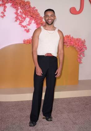 Nobody Wants This Season 2 Premiere - Los Angeles, USA LOS ANGELES, USA. October 16, 2025: Miles Fowler at the season 2 premiere for Nobody Wants This at the Egyptian Theatre. Los Angeles CA USA  Copyright: xPaulxSmith Featureflashx