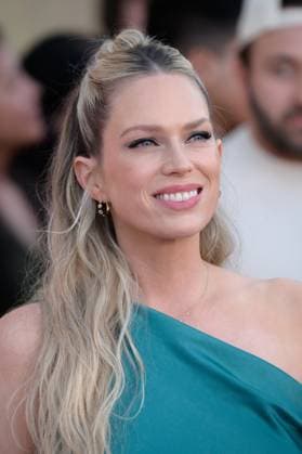 Nobody Wants This Season 2 Premiere - Los Angeles, USA LOS ANGELES, USA. October 16, 2025: Erin Foster at the season 2 premiere for Nobody Wants This at the Egyptian Theatre. Los Angeles CA USA  Copyright: xPaulxSmith Featureflashx