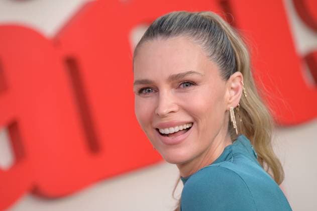 Nobody Wants This Season 2 Premiere - Los Angeles, USA LOS ANGELES, USA. October 16, 2025: Sara Foster at the season 2 premiere for Nobody Wants This at the Egyptian Theatre. Los Angeles CA USA  Copyright: xPaulxSmith Featureflashx