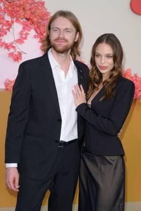Nobody Wants This Season 2 Premiere - Los Angeles, USA LOS ANGELES, USA. October 16, 2025: Finneas O Connell & Claudia Sulewski at the season 2 premiere for Nobody Wants This at the Egyptian Theatre. Los Angeles CA USA  Copyright: xPaulxSmith Featureflashx