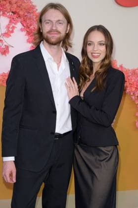 Nobody Wants This Season 2 Premiere - Los Angeles, USA LOS ANGELES, USA. October 16, 2025: Finneas O Connell & Claudia Sulewski at the season 2 premiere for Nobody Wants This at the Egyptian Theatre. Los Angeles CA USA  Copyright: xPaulxSmith Featureflashx