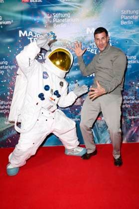 Leonard Freier at the world premiere of the 360° fulldome show by Peter Schillings Major Tom completely detached at the Zeiss Großplanetarium Berlin, 16 10 2025 Foto:xN.xKubelkax xFuturexImagex tom_5030