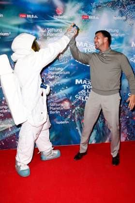 Leonard Freier at the world premiere of the 360° fulldome show by Peter Schillings Major Tom completely detached at the Zeiss Großplanetarium Berlin, 16 10 2025 Foto:xN.xKubelkax xFuturexImagex tom_5035