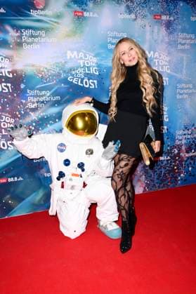 Jenny Elvers at the world premiere of the 360° fulldome show by Peter Schillings Major Tom completely detached at the Zeiss Großplanetarium Berlin, 16 10 2025 Foto:xN.xKubelkax xFuturexImagex tom_5045