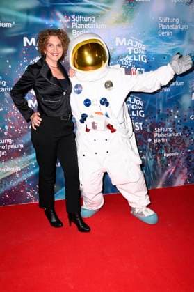 Heike Kloss at the world premiere of the 360° fulldome show by Peter Schillings Major Tom completely detached at the Zeiss Großplanetarium Berlin, 16 10 2025 Foto:xN.xKubelkax xFuturexImagex tom_5068