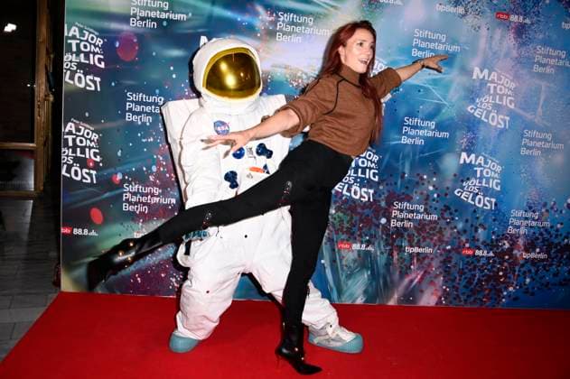 Kerstin Merlin at the world premiere of the 360° fulldome show by Peter Schillings Major Tom completely detached at the Zeiss Großplanetarium Berlin, 16 10 2025 Foto:xN.xKubelkax xFuturexImagex tom_5081