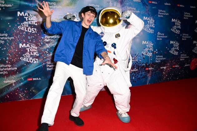 Julian Janssen at the world premiere of the 360° fulldome show by Peter Schillings Major Tom completely detached at the Zeiss Großplanetarium Berlin, 16 10 2025 Foto:xN.xKubelkax xFuturexImagex tom_5115