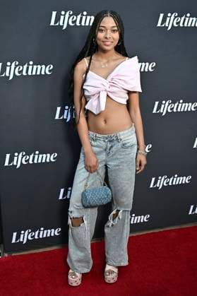 Mychal Bella Bowman at the premiere of the Lifetime movie Taken at a Truck Stop A Black Girl Missing at the Garland Theatre Los Angeles, 16 10 2025 Foto:xD.xStarbuckx xFuturexImagex taken_5011