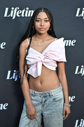 Mychal Bella Bowman at the premiere of the Lifetime movie Taken at a Truck Stop A Black Girl Missing at the Garland Theatre Los Angeles, 16 10 2025 Foto:xD.xStarbuckx xFuturexImagex taken_5012