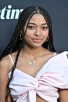 Mychal Bella Bowman at the premiere of the Lifetime movie Taken at a Truck Stop A Black Girl Missing at the Garland Theatre Los Angeles, 16 10 2025 Foto:xD.xStarbuckx xFuturexImagex taken_5013