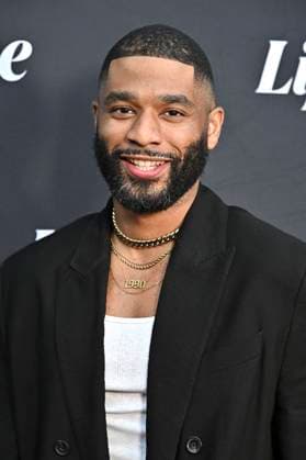 Mark J P Hood at the premiere of the Lifetime movie Taken at a Truck Stop A Black Girl Missing at the Garland Theatre Los Angeles, 16 10 2025 Foto:xD.xStarbuckx xFuturexImagex taken_5048