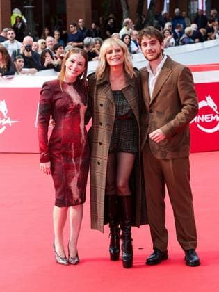 : Rome Cinema Fest 2025, day 3, Photocall for the film Pride and Prejudice. Pictured: Ludovica Martino, Isabella Ferrari, Federico Cesari  - ZUMAp169 20251017_zea_p169_443 Copyright: xMarcoxProvvisionatox