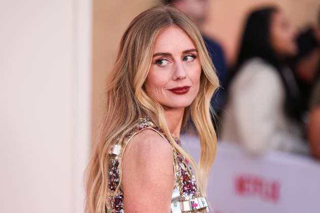 Los Angeles Premiere Of Netflix s Nobody Wants This Season 2 Justine Lupe wearing JW Anderson arrives at the Los Angeles Premiere Of Netflix s Nobody Wants This Season 2 held at The Egyptian Theatre Hollywood in Hollywood, Los Angeles, California, United States. The Egyptian Theatre Hollywood, Hollywood, Los Angeles, California, USA California United States  Copyright: xImagexPressxAgencyx originalFilename: collin-losangel251017_npS75.jpg