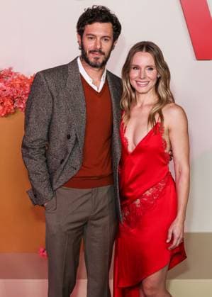 Los Angeles Premiere Of Netflix s Nobody Wants This Season 2 Adam Brody and Kristen Bell arrive at the Los Angeles Premiere Of Netflix s Nobody Wants This Season 2 held at The Egyptian Theatre Hollywood in Hollywood, Los Angeles, California, United States. The Egyptian Theatre Hollywood, Hollywood, Los Angeles, California, USA California United States  Copyright: xImagexPressxAgencyx originalFilename: collin-losangel251017_npWwB.jpg