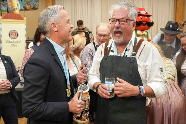 October 17, 2025, Breslau, On, Canada: Prime Minister Mark Carney, left, shares a joke with Darryl Fletcher, President of the Board of Oktoberfest, at an Oktoberfest event, at the Schwaben Club in Breslau, Ont., on Friday, Oct. 17, 2025. Breslau Canada - ZUMAc35_ 20251017_zaf_c35_046 Copyright: xChrisxYoungx