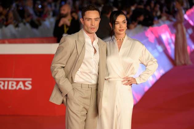 Sandokan red carpet in Rome, Italy - 17 Oct 2025 Amy Jackson (l) and Ed Westwick (r) attend the Rai tv series Sandokan red carpet during the Rome Film Fest 2025 at Auditorium Parco della Musica. Rome Italy Copyright: xMarioxCartellix xSOPAxImagesx _DSC6828