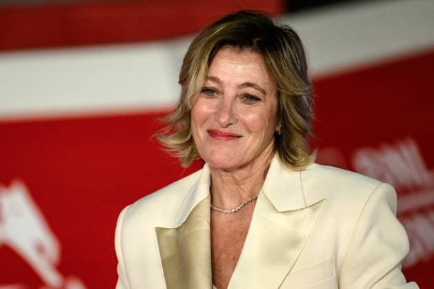 October 17, 2025, Rome, Italy: Actress Valeria Bruni Tedeschi attends the Cinque Secondi red carpet during the 20th Rome Film Festival at Auditorium Parco della Musica in Rome (Italy), October 17, 2025. Rome Italy  - ZUMAi110 20251017_zna_i110_206 Copyright: xAndreaxStacciolix
