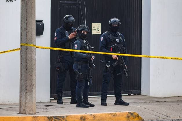 Two police officers were killed while on duty in Mexico CULIACAN, MEXICO - OCTOBER 17: Two police officers from the Culiacan Municipal Police, were killed on October 17, 2025 in Culiacan, Mexico. The attack was reported at 1:00 p.m., when an armed group intercepted the officers who were traveling in patrol unit 708.Minutes later, the alleged perpetrators were arrested by federal agents. Jesus Verdugo Anadolu Culiacan Mexico. Editorial use only. Please get in touch for any other usage.  Copyright: x2025xAnadoluxJesusxVerdugox
