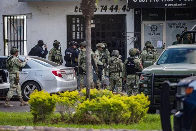 Two police officers were killed while on duty in Mexico CULIACAN, MEXICO - OCTOBER 17: Four young men were arrested for their alleged involvement in the murder of two Culiacan Municipal Traffic Police officers on October 17, 2025 in Culiacan, Mexico. The suspected gunmen were traveling in a white Toyota Corolla when they were intercepted by members of the Mexican Army. Authorities also seized long guns, tactical gear, and ammunition of various calibers. The arrest took place just minutes after the crime in which the municipal officers from Culiacan, were killed. Jesus Verdugo Anadolu Culiacan Mexico. Editorial use only. Please get in touch for any other usage.  Copyright: x2025xAnadoluxJesusxVerdugox