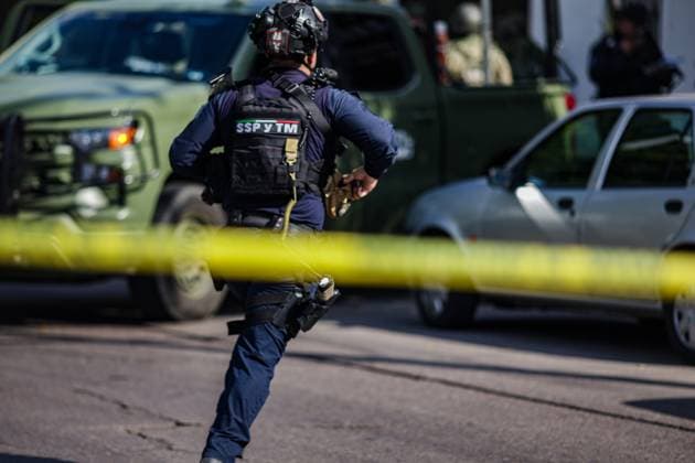 Two police officers were killed while on duty in Mexico CULIACAN, MEXICO - OCTOBER 17: Four young men were arrested for their alleged involvement in the murder of two Culiacan Municipal Traffic Police officers on October 17, 2025 in Culiacan, Mexico. The suspected gunmen were traveling in a white Toyota Corolla when they were intercepted by members of the Mexican Army. Authorities also seized long guns, tactical gear, and ammunition of various calibers. The arrest took place just minutes after the crime in which the municipal officers from Culiacan, were killed. Jesus Verdugo Anadolu Culiacan Mexico. Editorial use only. Please get in touch for any other usage.  Copyright: x2025xAnadoluxJesusxVerdugox