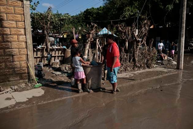 October 17, 2025, Veracruz, Poza Rica, Mexico: One week after Tropical Storm RAYMOND caused severe damage and flooding in Poza Rica, Veracruz, a caravan of Mexican Red Cross personnel delivered humanitarian aid, provided health services, and provided free internet access to contact or search for missing relatives in the most affected areas of this municipality. The oÂlamo region was the hardest hit, where water swept away vehicles and furniture, and even completely covered some homes due to overflowing rivers. This also damaged communication and electricity services. The cleanup work has been carried out largely by residents themselves, as they are in areas that are difficult to access due to the enormous amount of mud covering their stre - ZUMAp204 20251017_zip_p204_076 Copyright: xJosuexPerezx