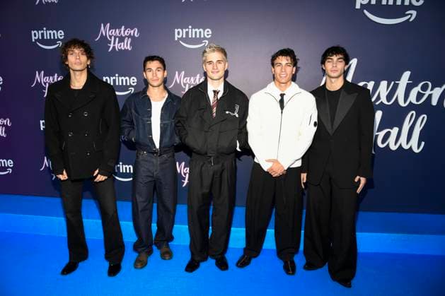 abb Maxton Hall Bene Schulz, Julien Brown,, Luis Freitag, Bene Schulz and Jacob Rott as guests on the blue carpet at the premiere of the Amazon Prime TV series Maxton Hall The World Between Us Season 2 at Tempodrom on 17 10 2025 in Berelin Berlin Germany