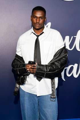 abb Maxton Hall Marvin De Graft as a guest on the blue carpet at the premiere of the Amazon Prime TV series Maxton Hall The World Between Us Season 2 at Tempodrom on 17 10 2025 in Berelin Berlin Germany