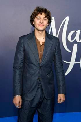 abb Maxton Hall Frederic Balonier as a guest on the blue carpet at the premiere of the Amazon Prime TV series Maxton Hall The World Between Us Season 2 at Tempodrom on 17 10 2025 in Berelin Berlin Germany
