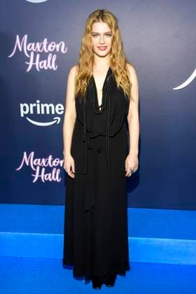 abb Maxton Hall Sonja Weißer Weisser as a guest on the blue carpet at the premiere of the Amazon Prime TV series Maxton Hall The World Between Us Season 2 at Tempodrom on 17 10 2025 in Berelin Berlin Germany
