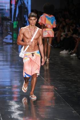 Bold Strap fashion show at SPFW N60 in Sao Paulo Sao Paulo (SP), 10 17 2025 - Fashion Fashion Show Bold Strap Bold Strap fashion show at Sao Paulo Fashion Week - SPFW N60, at Pacubra in Ibirapuera Park in Sao Paulo, this Friday, October 17, 2025. (Foto: Leco Viana Thenews2 imago images) Bold Strap fashion show at SPFW N60 in Sao Paulo  Copyright: xLecoxVianax