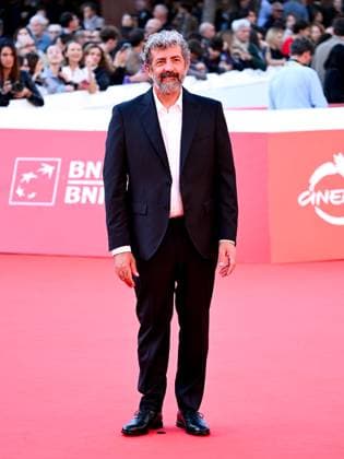 Rome: Roma Cinema Fest 2025, day 4 - Red carpet for the film Anatomy of an Instant. Pictured is Alberto Rodriguez. Rome  - ZUMAp169 20251018_zea_p169_871 Copyright: xMaurizioxD Avanzox