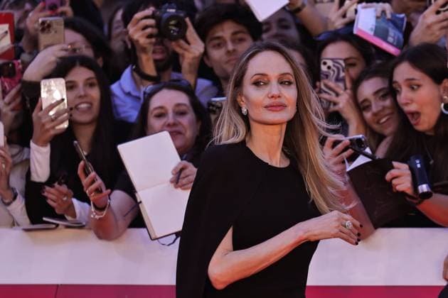October 18 2025 - Actress and producer ANGELINA JOLIE on the red carpet of the Rome Film Festival for the movie by director Alice Winocour. . EvandroInetti_via ZUMA Wire Rome Italy - ZUMAi15_ 20251018_zaf_i15_023 Copyright: xEvandroxInettix
