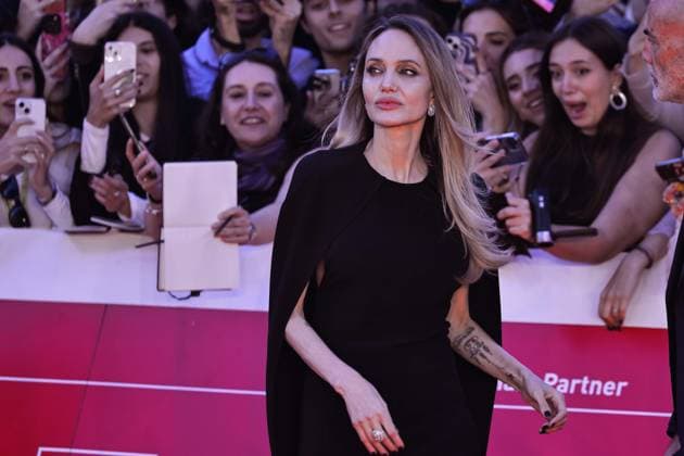 October 18 2025 - Actress and producer ANGELINA JOLIE on the red carpet of the Rome Film Festival for the movie by director Alice Winocour. . EvandroInetti_via ZUMA Wire Rome Italy - ZUMAi15_ 20251018_zaf_i15_024 Copyright: xEvandroxInettix