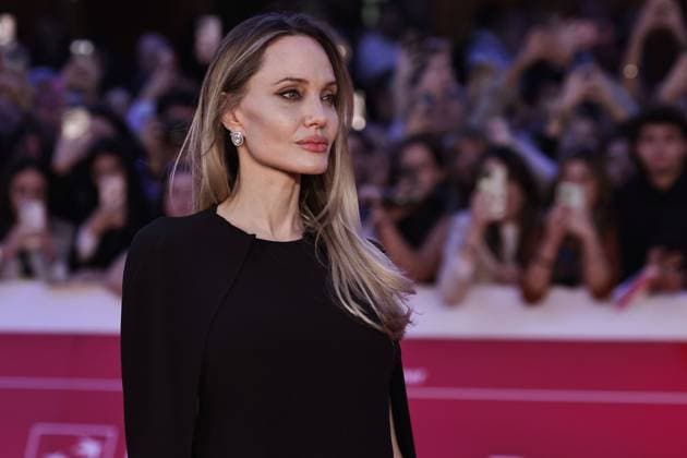 October 18 2025 - Actress and producer ANGELINA JOLIE on the red carpet of the Rome Film Festival for the movie by director Alice Winocour. . EvandroInetti_via ZUMA Wire Rome Italy - ZUMAi15_ 20251018_zaf_i15_017 Copyright: xEvandroxInettix
