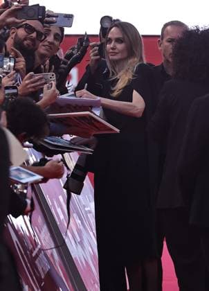 October 18 2025 - Actress and producer ANGELINA JOLIE on the red carpet of the Rome Film Festival for the movie by director Alice Winocour. . EvandroInetti_via ZUMA Wire Rome Italy - ZUMAi15_ 20251018_zaf_i15_037 Copyright: xEvandroxInettix