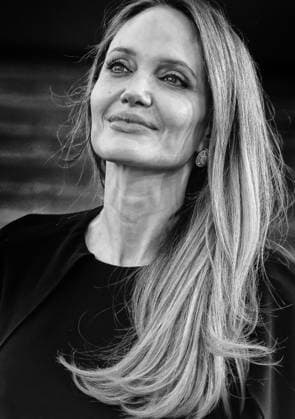 October 18 2025 - Actress and producer ANGELINA JOLIE on the red carpet of the Rome Film Festival for the movie by director Alice Winocour. . EvandroInetti_via ZUMA Wire Rome Italy - ZUMAi15_ 20251018_zaf_i15_041 Copyright: xEvandroxInettix