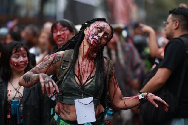 Zombie walk 2025 in Mexico City MEXICO CITY, MEXICO - OCTOBER 18: A woman takes part in the annual zombie walk, along the streets of the city center, in Mexico City, Mexico on October 18, 2025. Hundreds of people dressed as zombies and horror movie characters gathered to participate in the zombie walk, an event held annually in at least 50 countries since the early 2000s Daniel Cardenas Anadolu Mexico City Mexico. Editorial use only. Please get in touch for any other usage.  Copyright: x2025xAnadoluxDanielxCardenasx