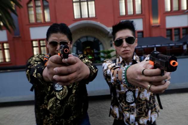 Zombie Walk 2025 In Mexico Dozens of people participate in the Zombie March 2025 in Mexico City, Mexico, on October 18, 2025. It is one of the most anticipated events of the year for horror fans. It is a march with a cause where organizers invite people to bring non-perishable food items to donate to the Unidos Distribuimos y Transformamos (United We Distribute and Transform) food bank, IAP. Mexico City Mexico City Mexico  Copyright: xGerardoxVieyrax originalFilename: vieyra-notitle251019_np2vi.jpg