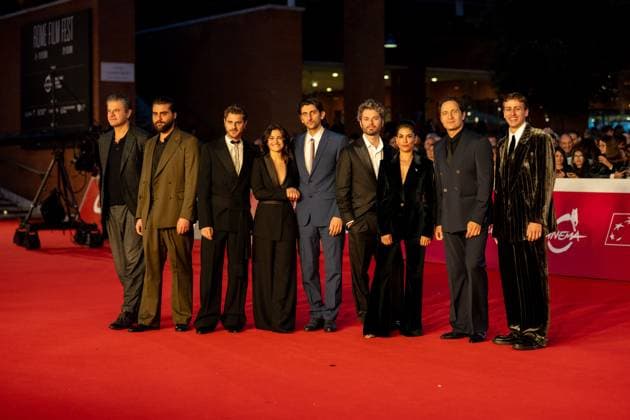 Il Falsario - Red Carpet - The 20th Rome Film Festival Edoardo Pesce, Pierluigi Gigante, Andrea Arcangeli, Aurora Giovinazzo, Pietro Castellitto, Stefano Lodovichi, Giulia Michelini, Claudio Santamaria, and Mattia Carrano attend the Il Falsario red carpet during the 20th Rome Film Festival at Auditorium Parco Della Musica in Rome, Italy, on October 19, 2025. Rome Italy Copyright: xLucaxCarlinox originalFilename: carlino-notitle251019_npArY.jpg