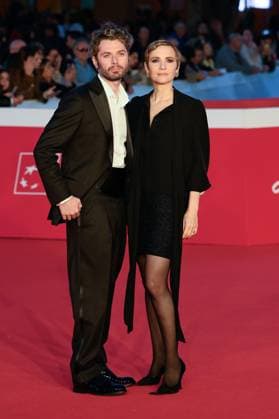 News - Rome Film Festival 2025 Stefano Lodovichi and Camilla Filippi attend the red carpet of the movie Il Falsario  during the 20th Rome Film Fest at Auditorium Parco della Musica on October 19, 2025 in Rome, Italy. Rome Auditorium Parco della Musica Italy Copyright: xFabrizioxCorradettix xLiveMediax LPN_2089938