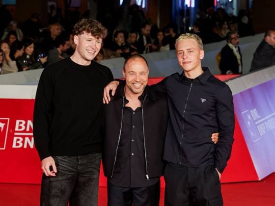 Roma Cinema Fest 2025, evening 5 - Red carpet film Good Boy. Pictured: Stephen Graham with his children.  Copyright: xMarcoxProvvisionatox xipa-agency.netx xDxAvanzo Landi Provvisionatox IPA_Agency_IPA66820287