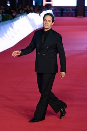News - Rome Film Festival 2025 Claudio Santamaria attends the red carpet of the movie Il Falsario  during the 20th Rome Film Fest at Auditorium Parco della Musica on October 19, 2025 in Rome, Italy. Rome Auditorium Parco della Musica Italy Copyright: xFabrizioxCorradettix xLiveMediax LPN_2089956