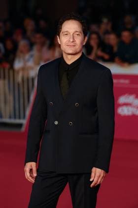 News - Rome Film Festival 2025 Claudio Santamaria attends the red carpet of the movie Il Falsario  during the 20th Rome Film Fest at Auditorium Parco della Musica on October 19, 2025 in Rome, Italy. Rome Auditorium Parco della Musica Italy Copyright: xFabrizioxCorradettix xLiveMediax LPN_2089962