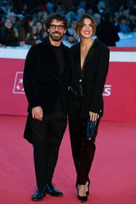 News - Rome Film Festival 2025 Francesco Montanari and Federica Sorino attends the red carpet of the movie Il Falsario  during the 20th Rome Film Fest at Auditorium Parco della Musica on October 19, 2025 in Rome, Italy. Rome Auditorium Parco della Musica Italy Copyright: xFabrizioxCorradettix xLiveMediax LPN_2089968