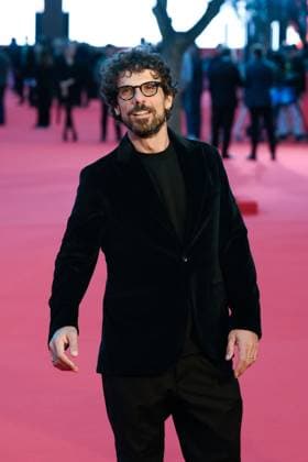 News - Rome Film Festival 2025 Francesco Montanari attends the red carpet of the movie Il Falsario  during the 20th Rome Film Fest at Auditorium Parco della Musica on October 19, 2025 in Rome, Italy. Rome Auditorium Parco della Musica Italy Copyright: xFabrizioxCorradettix xLiveMediax LPN_2089973