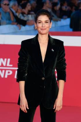 News - Rome Film Festival 2025 Giulia Michelini attends the red carpet of the movie Il Falsario  during the 20th Rome Film Fest at Auditorium Parco della Musica on October 19, 2025 in Rome, Italy. Rome Auditorium Parco della Musica Italy Copyright: xFabrizioxCorradettix xLiveMediax LPN_2089984